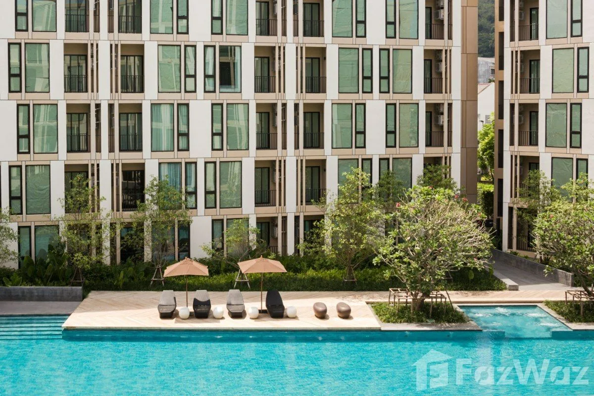 THE BASE Uptown · The Base Uptown · Бассейн