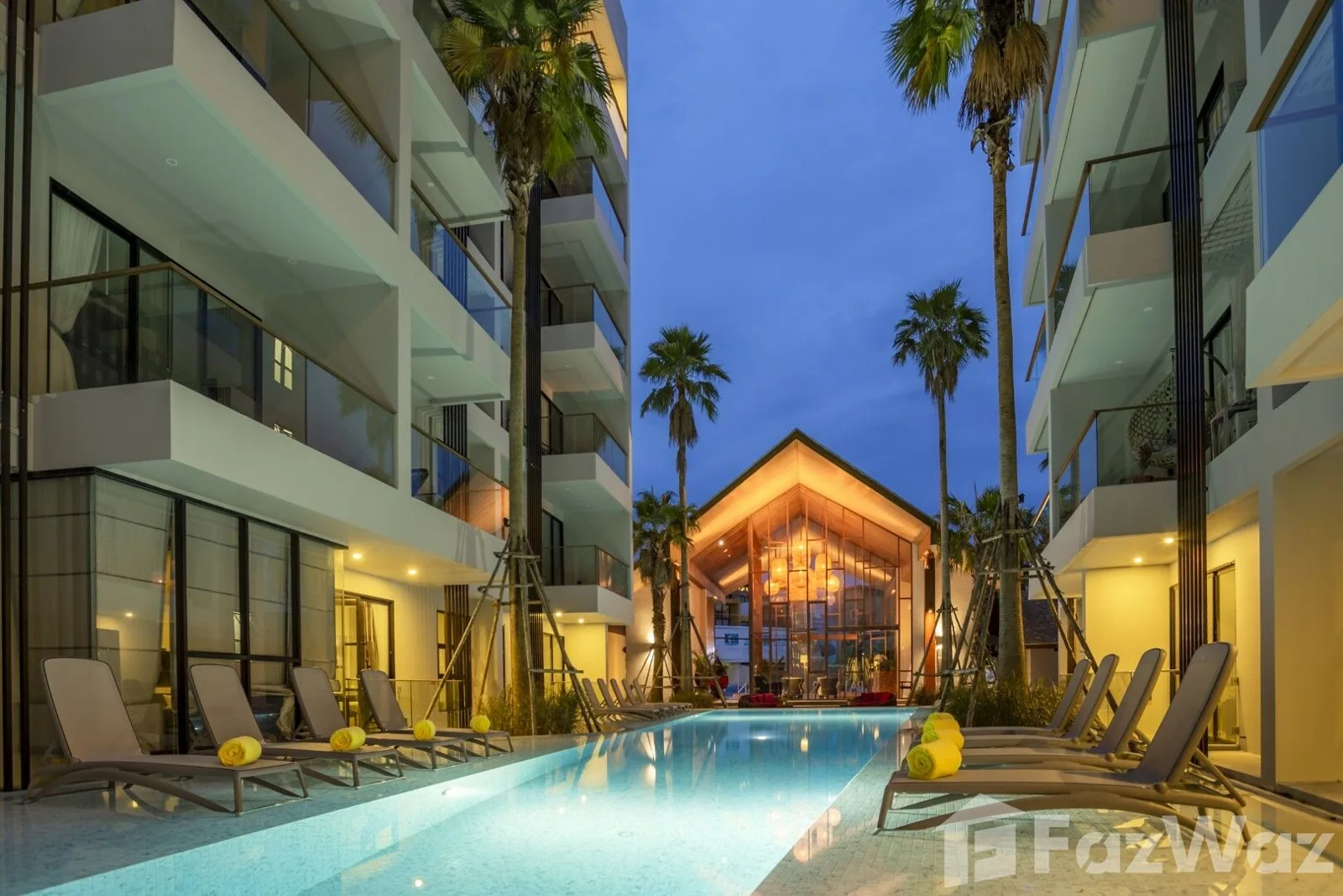 Palmyrah Surin Beach Residence · Palmyrah Surin Beach Residence · Бассейн вечером